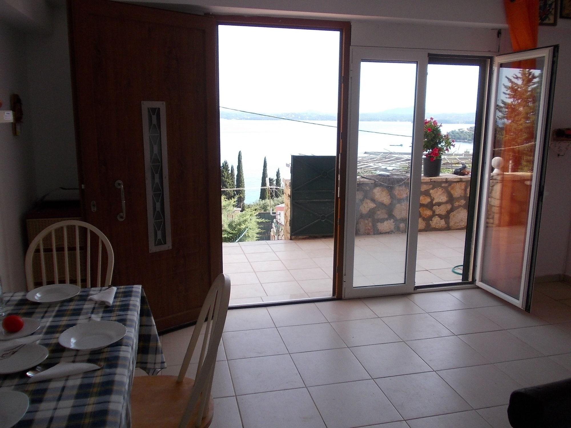Sarakinos Apartments Barbati Bagian luar foto
