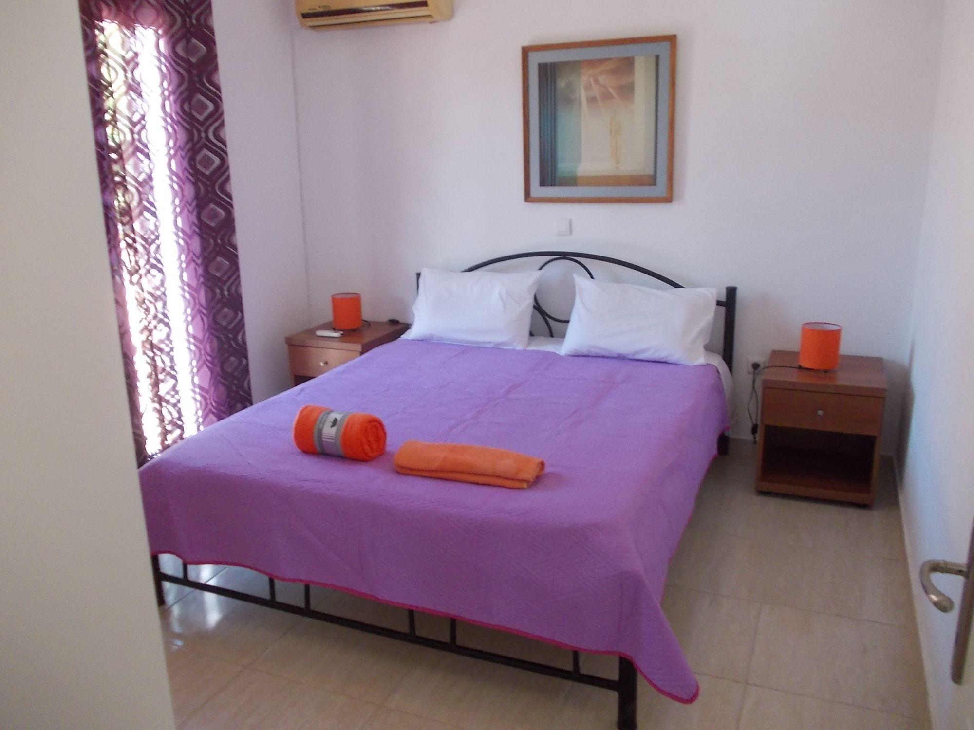 Sarakinos Apartments Barbati Bagian luar foto