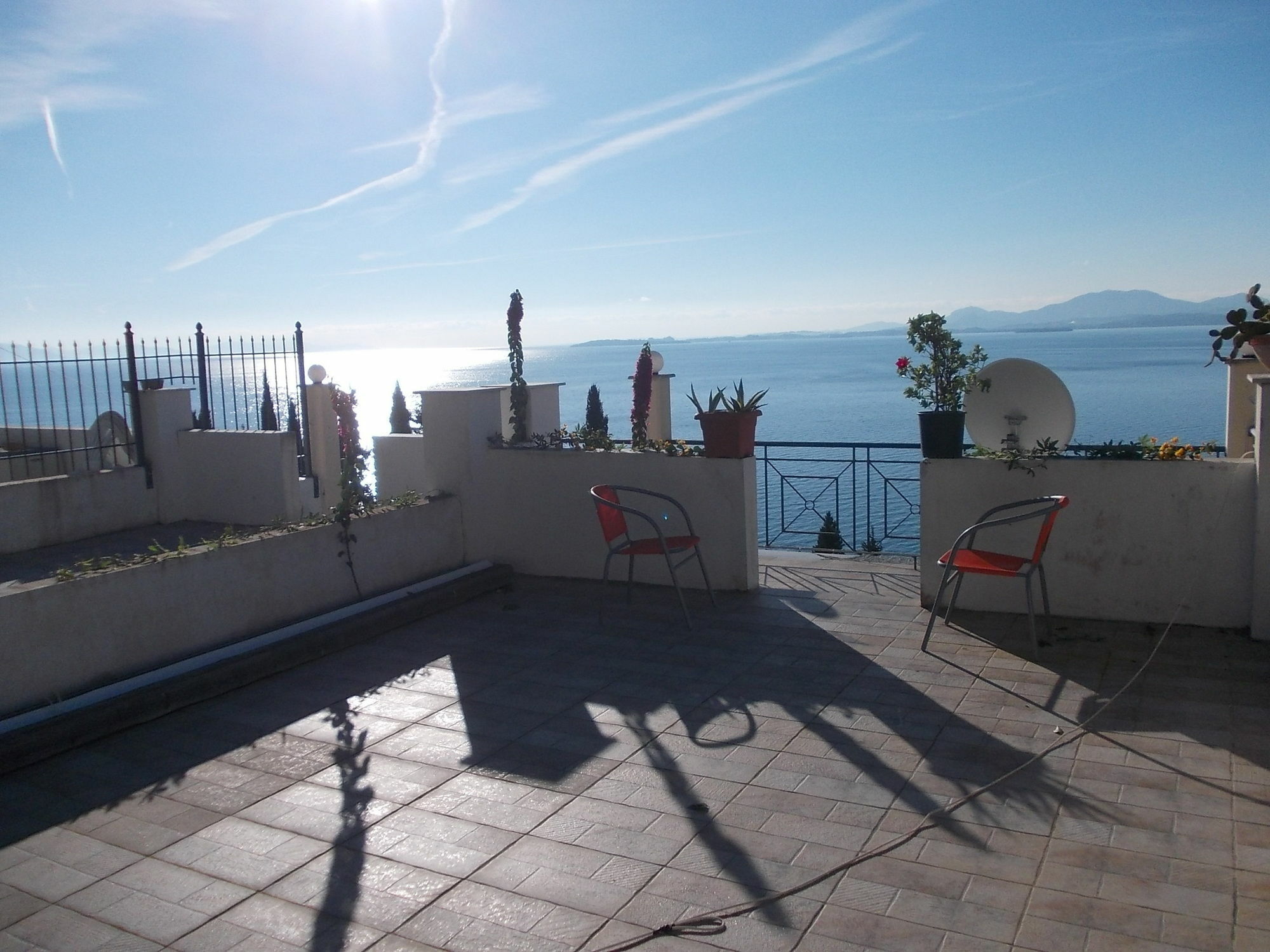 Sarakinos Apartments Barbati Bagian luar foto