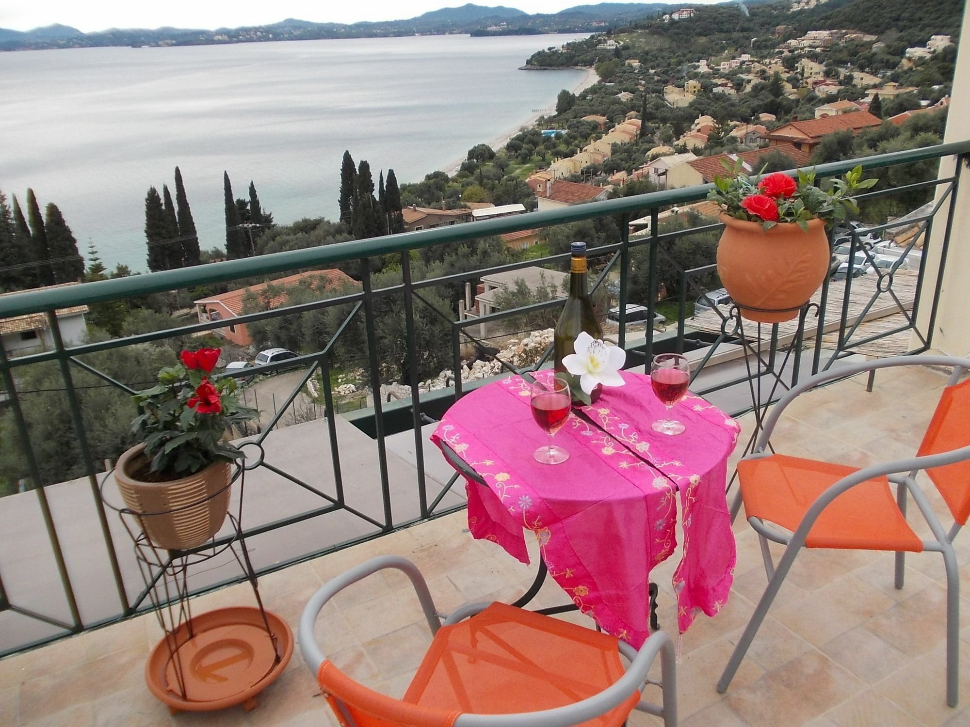 Sarakinos Apartments Barbati Bagian luar foto
